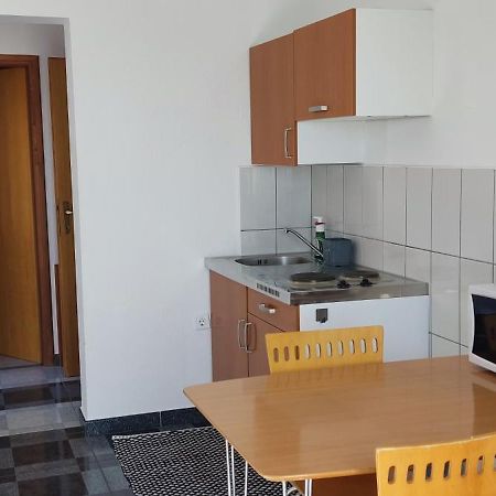 Apartment And Rooms Busa 3 Senj  Rum bild